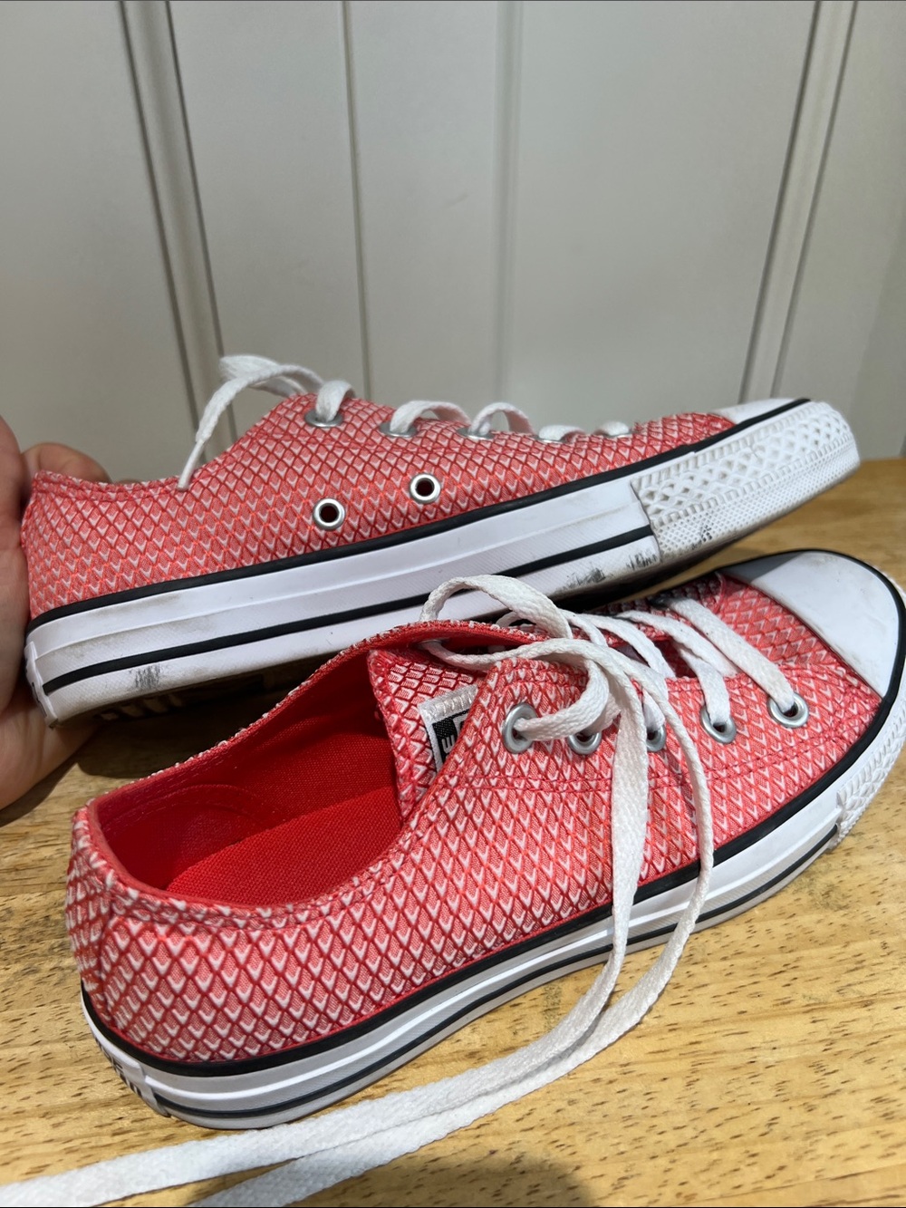 Converse Low-Top Sneakers in Red and White - Picture 3 of 7